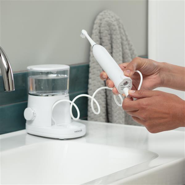 Disconnecting the Flossing Toothbrush - Sonic-Fusion 2.0 SF-03 White